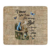 不思議の国の引用文のヴィンテージ辞書の芸術のアリス カッティングボード (正面)