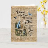 不思議の国の引用文のヴィンテージ辞書の芸術のアリス カード (黄色い花)