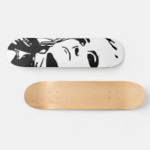 不慣れな少女 スケートボード (横)