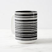 不揃いな黒と白のストライプが多数 ツートーンマグカップ (正面左)
