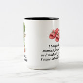 不機嫌おばあちゃん"何を…私は再び忘れ"マグ ツートーンマグカップ (中央)