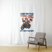 不機嫌おもしろいそうな老人退役軍人バイク タペストリー (インサイチュ)