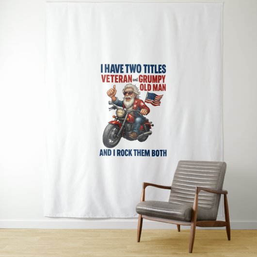不機嫌おもしろいそうな老人退役軍人バイク タペストリー (インサイチュ)
