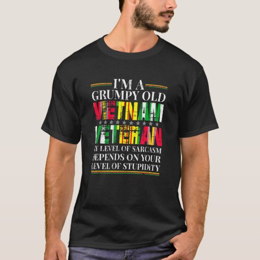 不機嫌なオールドベトナム退役軍人男性 Tシャツ (正面)