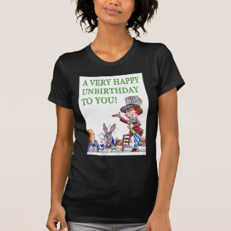 不機嫌の帽子屋さんが言ってるのはハッピーバースデーだ！ Tシャツ