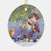 不機嫌の帽子屋さんの紅茶パーティーが不思議の国のアリスに セラミックオーナメント (左)