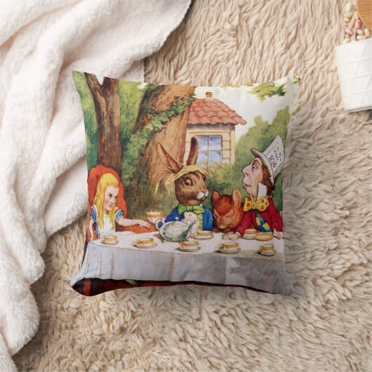 不機嫌ハッターズティーパーティーインワンダーランド クッション (ブランケット)