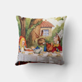 不機嫌ハッターズティーパーティーインワンダーランド クッション (裏面)