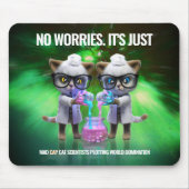 不機嫌猫おもしろい科学者が世界征服を企てる マウスパッド (正面)