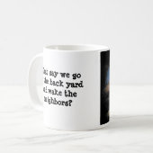 不正な猫の拾い上げ行#2 コーヒーマグカップ (正面左)