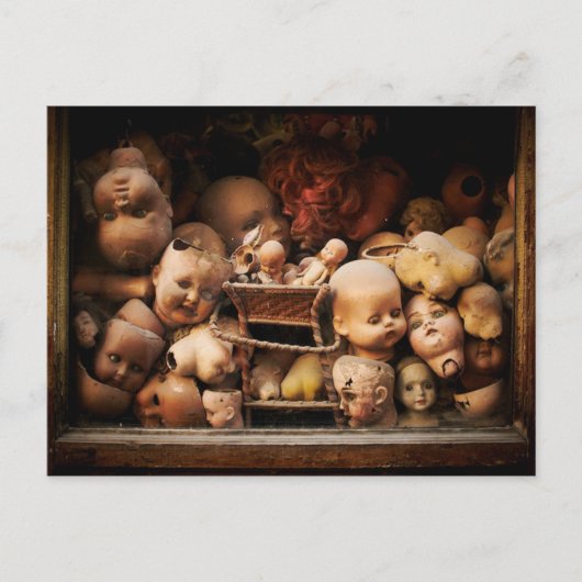 不気味で首を切った人形の頭 ポストカード (正面)