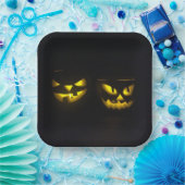 不気味なイエローハロウィーンパンプキン顔オンブラック ペーパープレート (パーティー)