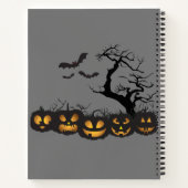 不気味なエレガンス：ハロウィンカスタマイズ可能なスパイラル ノートブック (裏面)