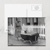 不気味なガスマスク女性戦争写真 ポストカード (正面/裏面)