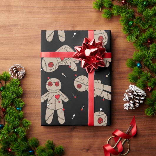 不気味なゴシックブードゥー人形ハロウィーン ラッピングペーパー (クリスマスギフト)