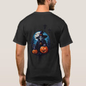 不気味なハロウィーンのシーン Tシャツ (裏面)