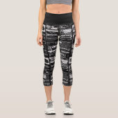 不気味なハロウィーン新聞アンティークブラック カプリレギンス (正面)