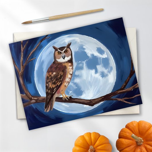不気味なフクロウの満月のハロウィン シーズンポストカード
