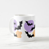 不気味なブラック飛んでいるこうもり紫&オレンジハロウィーン コーヒーマグカップ (正面左)