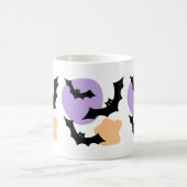不気味なブラック飛んでいるこうもり紫&オレンジハロウィーン コーヒーマグカップ (中央)