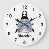 不気味なブルーバグビートル黒いスパイキーの脚がパーソナライズ ラージ壁時計 (正面)