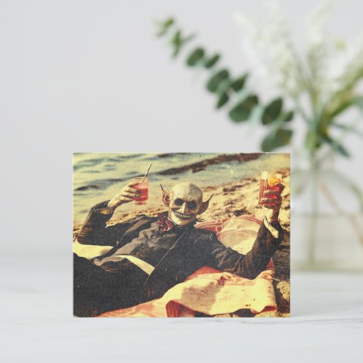 不気味なヴィンテージヴァンパイアオンザサマービーチ ポストカード (スタンド正面)