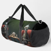 不気味な一面のシュールなティータイム。3 ダッフルバッグ (右コーナー)