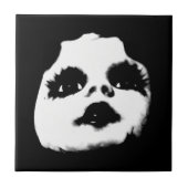 不気味な人形顔 タイル (正面)