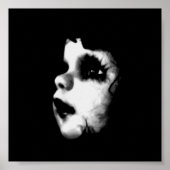 不気味な人形顔 ポスター (正面)