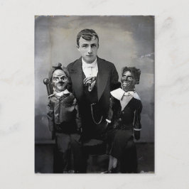 不気味な古い腹話術人形のポストカード ポストカード