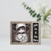 不気味な小さな民族の子の大きな目ハロウィーン ポストカード (スタンド正面)