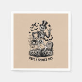 不気味な日ハロウィーンの魔女スケルトンを持っている スタンダードカクテルナプキン (正面)