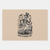 不気味な日ハロウィーンの魔女スケルトンを持っている ラッピングペーパーシート (正面)