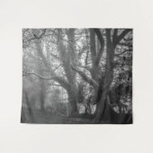 不気味な森の白黒写真 タペストリー (正面(横))