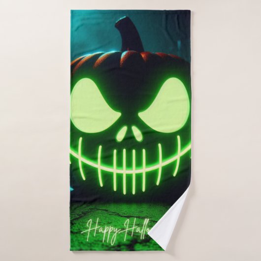 不気味な緑色に光るハロウィンのカボチャ バスタオル (バスタオル)