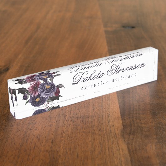 不気味な美しさ |ゴシック色の紫色の赤いフローラこうもり デスクネームプレート (側面)