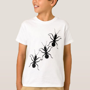 不気味な這いずる黒いアリの昆虫 Tシャツ