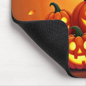 不気味カボチャの秋の白熱［赤熱］光を放つ夜 マウスパッド (コーナー)