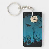 不気味ハロウィーンの夜の満月と飛んでいるこうもり キーホルダー (正面)