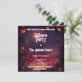 不気味ハローウィンパーティ – ジャッ白熱［赤熱］光を放つクス&スパイダーズ 招待状 (スタンド正面)