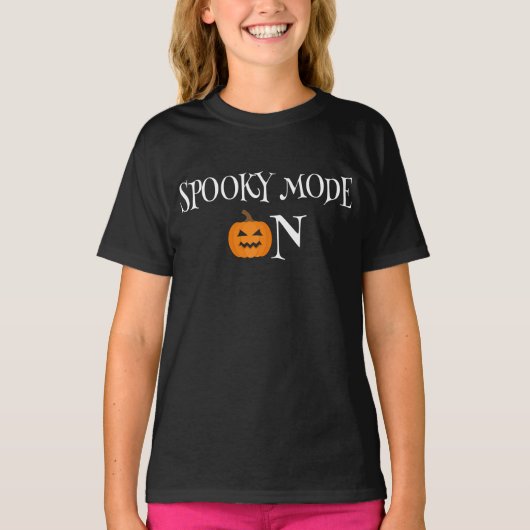 不気味モードオン – ハロウィーン2022 Tシャツ (正面)