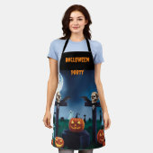 「不気味影：墓地でのハロウィーン」 エプロン (着用した状態)