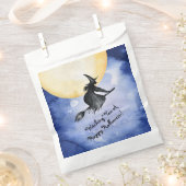 不気味飛んでいるハロウィーン魔女 フェイバーバッグ (クリップ留めされた状態)