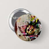 不気味 缶バッジ (正面&裏面)