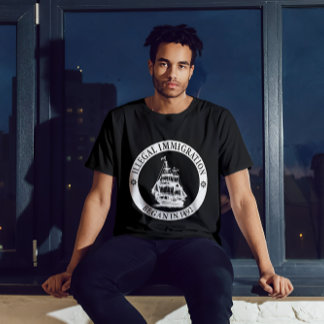 不法移民は1492コロンバスの日に始まった Tシャツ