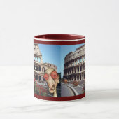 不眠症患者はローマColisseumを訪問します マグカップ (中央)