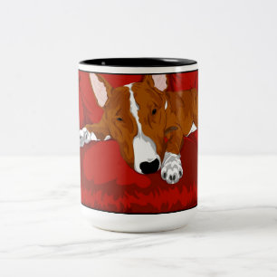 不精な英国のブルテリア犬の品種イラストレーション ツートーンマグカップ