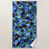 不規則で無秩序なモザイク模様の青いオーバーレイ ビーチタオル (正面)