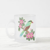 不足分によって後につかれる緑のカササギによって曇らされるマグ フロストグラスマグカップ (左)