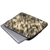 不透明とクロムベージュの起伏のある染みの混合 ラップトップスリーブ (正面下部)